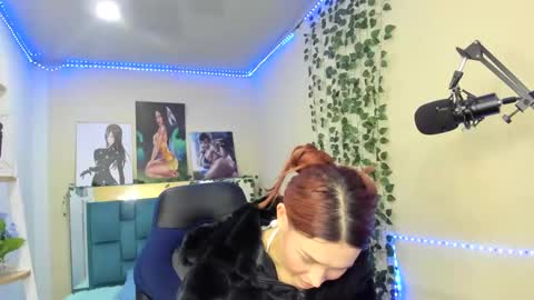 naomy online show from December 2024 05:18:02 PM