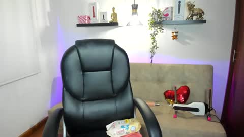 naomy online show from August 2026 12:01:01 AM