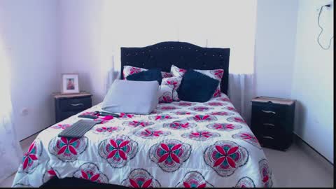 Naomy online show from April 2026 12:39:01 PM