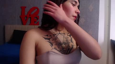 Snapshot of naomybenedetti chatting on December 2024 08:05:02 PM Nao online show from December 2024 08:05:02 PM