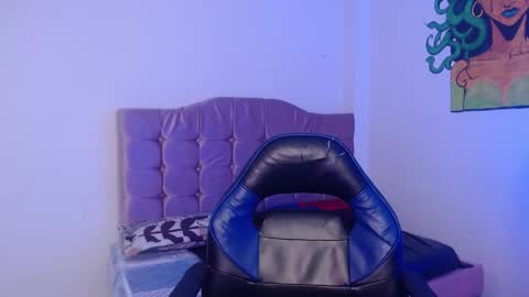 Snapshot of naomybenedetti chatting on September 2025 01:10:01 PM Nao online show from September 2025 01:10:01 PM