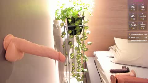 Snapshot of naomymonroe_ chatting on February 2025 01:44:02 AM Naomy online show from February 2025 01:44:02 AM