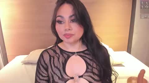 Snapshot of naomymonroe_ chatting on March 2025 09:56:01 PM Naomy online show from March 2025 09:56:01 PM