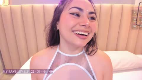 Snapshot of naomymonroe_ chatting on October 2025 09:46:01 PM Naomy online show from October 2025 09:46:01 PM