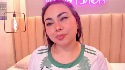 Snapshot of naomymonroe_ chatting on October 2025 09:49:02 PM Naomy online show from October 2025 09:49:02 PM