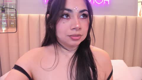 Naomy  online show from November 2025 05:29:02 PM