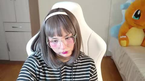 Naree online show from May 2026 01:27:02 PM