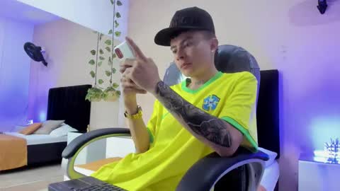 Nascary Fox online show from November 2025 01:28:02 PM