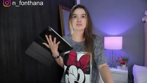 Nashly Fontana online show from November 2025 02:32:02 PM