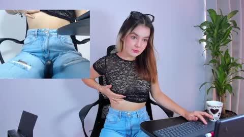 Snapshot of nashlyfontanna chatting on June 2026 01:28:01 PM Nashly Fontana online show from June 2026 01:28:01 PM