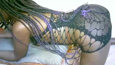 Marie online show from October 2025 05:28:01 PM