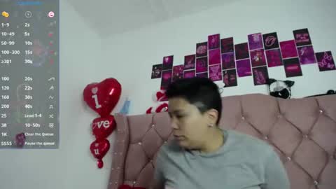 nat_evans8 online show from June 2026 01:17:02 AM