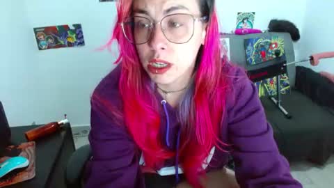 Snapshot of nat_lau chatting on July 2026 01:08:02 AM Nat online show from July 2026 01:08:02 AM