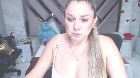 natalia5560 online show from February 2025 05:37:01 PM