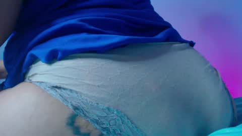 Snapshot of natalia_33 chatting on February 2025 03:58:02 AM Natalia online show from February 2025 03:58:02 AM