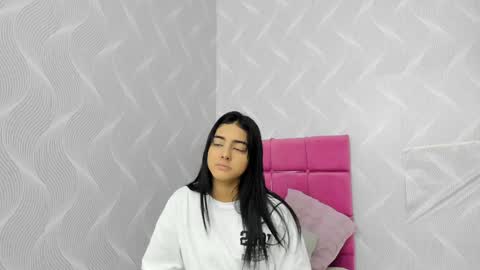 Naty  online show from January 2025 12:31:01 PM