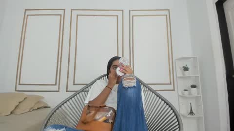 Naty  online show from September 2025 12:21:02 PM