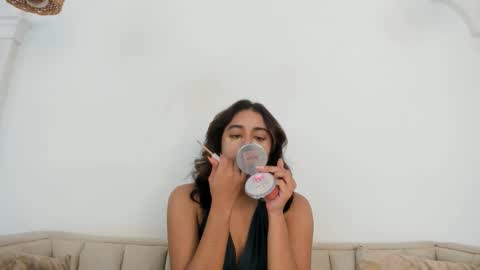 Naty  online show from November 2025 12:07:01 PM