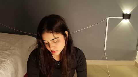 Naty  online show from December 2025 12:14:02 PM