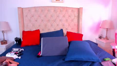 Natalia online show from September 2025 04:06:01 AM