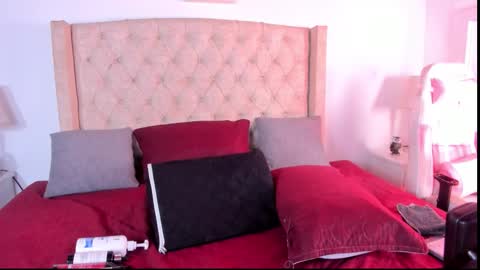 Natalia online show from November 2025 03:28:01 AM