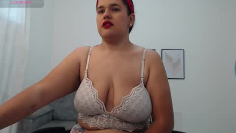 Snapshot of natalia_curvy1 chatting on October 2025 05:30:01 PM Nathalia online show from October 2025 05:30:01 PM