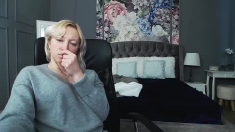 Snapshot of natalie_bitton chatting on December 2024 08:11:02 AM Natalie online show from December 2024 08:11:02 AM