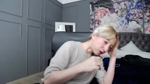 Snapshot of natalie_bitton chatting on December 2024 07:31:01 AM Natalie online show from December 2024 07:31:01 AM
