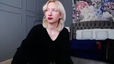 Snapshot of natalie_bitton chatting on December 2024 07:58:01 AM Natalie online show from December 2024 07:58:01 AM