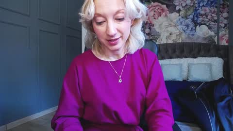 Snapshot of natalie_bitton chatting on December 2024 07:40:01 AM Natalie online show from December 2024 07:40:01 AM