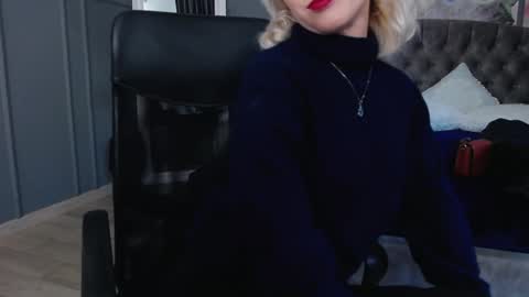 Snapshot of natalie_bitton chatting on December 2024 07:22:02 AM Natalie online show from December 2024 07:22:02 AM