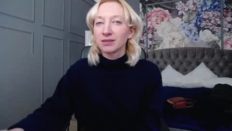 Snapshot of natalie_bitton chatting on December 2024 10:27:01 AM Natalie online show from December 2024 10:27:01 AM