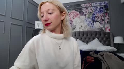 Snapshot of natalie_bitton chatting on December 2024 07:39:01 AM Natalie online show from December 2024 07:39:01 AM