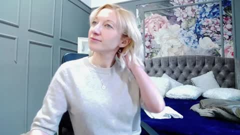 Snapshot of natalie_bitton chatting on January 2025 07:23:01 AM Natalie online show from January 2025 07:23:01 AM