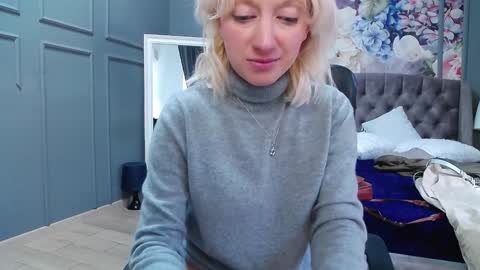 Snapshot of natalie_bitton chatting on January 2025 10:09:02 AM Natalie online show from January 2025 10:09:02 AM