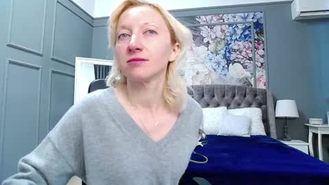 Snapshot of natalie_bitton chatting on January 2025 08:22:01 AM Natalie online show from January 2025 08:22:01 AM
