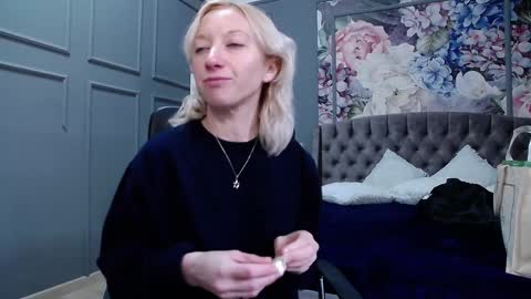 Snapshot of natalie_bitton chatting on January 2025 07:42:01 AM Natalie online show from January 2025 07:42:01 AM