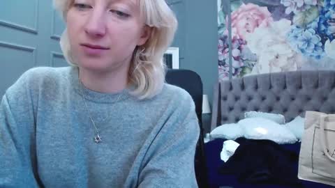 Snapshot of natalie_bitton chatting on January 2025 11:10:02 AM Natalie online show from January 2025 11:10:02 AM