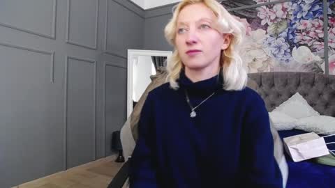 Snapshot of natalie_bitton chatting on January 2025 11:56:02 AM Natalie online show from January 2025 11:56:02 AM