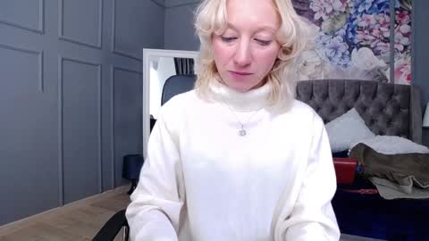 Snapshot of natalie_bitton chatting on January 2025 07:47:02 AM Natalie online show from January 2025 07:47:02 AM