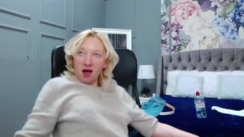 Snapshot of natalie_bitton chatting on January 2025 11:04:02 AM Natalie online show from January 2025 11:04:02 AM