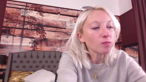 Natalie online show from October 2025 10:27:01 AM