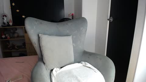 Snapshot of natalie_fox23 chatting on December 2024 03:37:02 PM Natalia online show from December 2024 03:37:02 PM