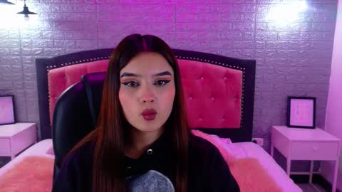 natalie  online show from September 2025 02:46:01 AM