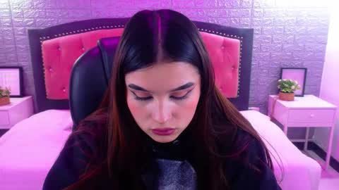 natalie  online show from November 2025 03:18:02 AM