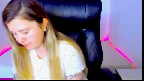Snapshot of natalisecret chatting on May 2026 09:36:02 AM natalisecret online show from May 2026 09:36:02 AM