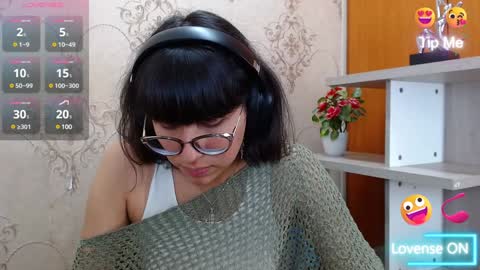 Snapshot of nataly_cloud chatting on December 2024 01:27:02 PM N A T A L Y online show from December 2024 01:27:02 PM