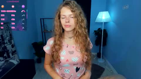 Snapshot of nataly_hello chatting on September 2025 05:07:02 AM Natalie online show from September 2025 05:07:02 AM