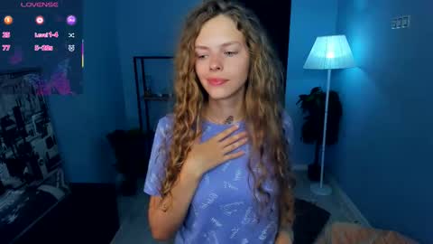 Snapshot of nataly_hello chatting on September 2025 05:17:02 AM Natalie online show from September 2025 05:17:02 AM