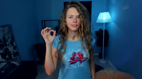 Snapshot of nataly_hello chatting on September 2025 05:09:02 AM Natalie online show from September 2025 05:09:02 AM